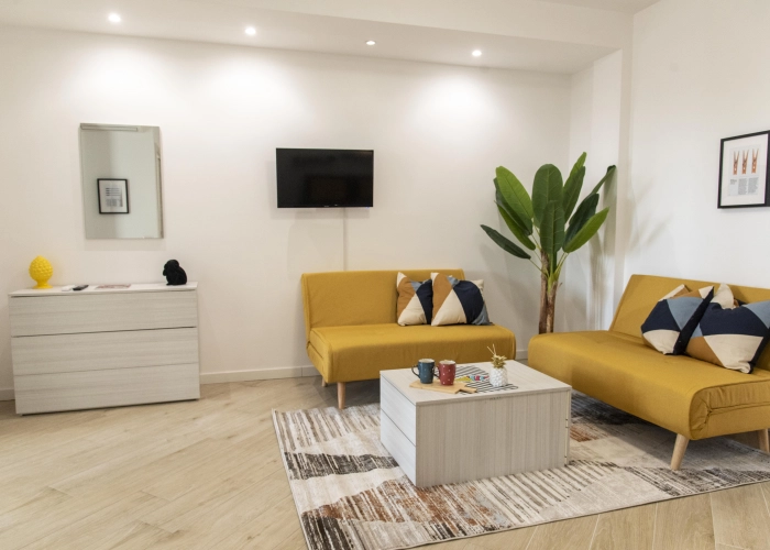 COZY APARTMENT (same price, up to 4) with DOUBLE BEDROOM with 1 double bed + 2 sofa-bed, a second ROOM/LIVING with double sofa-bed, a LOVELY BALCONY, 15 min to ROME DOWNTOWN